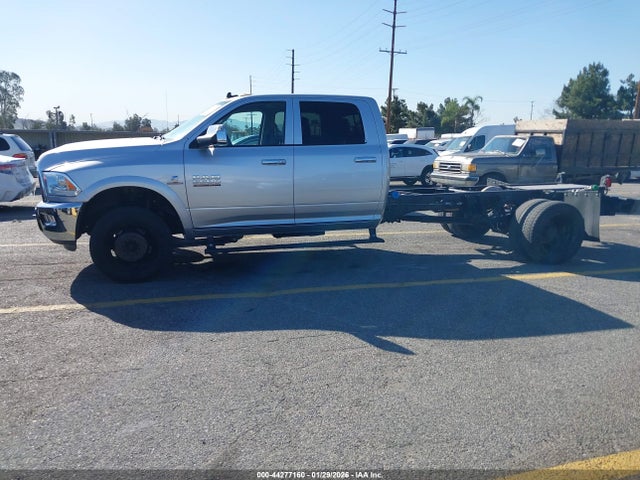 3C7WRMFL5GG370572 RAM 5500 Chassis Tradesman/slt/laramie