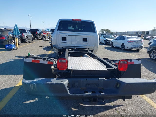 3C7WRMFL5GG370572 RAM 5500 Chassis Tradesman/slt/laramie