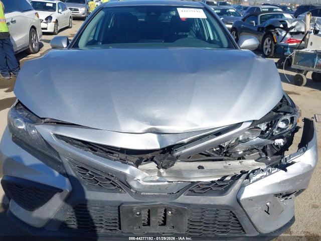 4T1G11AK1MU581679 Toyota CAMRY SE