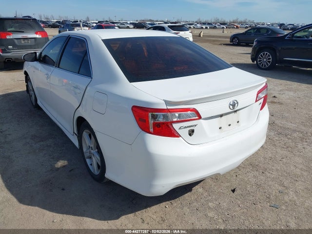 2014 TOYOTA CAMRY 4T1BF1FK1EU395940 Photo 2