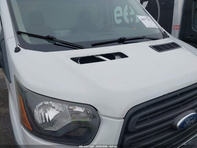 1FDBF6ZM6FKB27246 Ford Transit-350 Cab