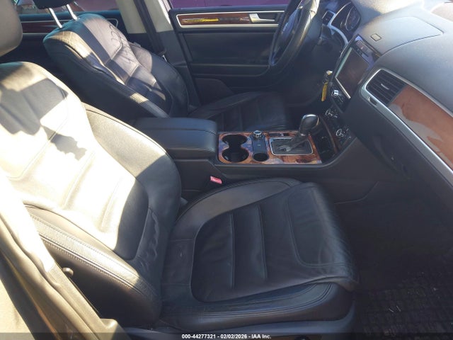2012 VOLKSWAGEN TOUAREG WVGFF9BP0CD002184 Photo 4