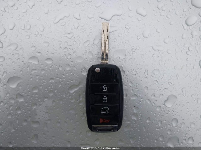 KNDPBCAC1F7699299 KIA Sportage Lx