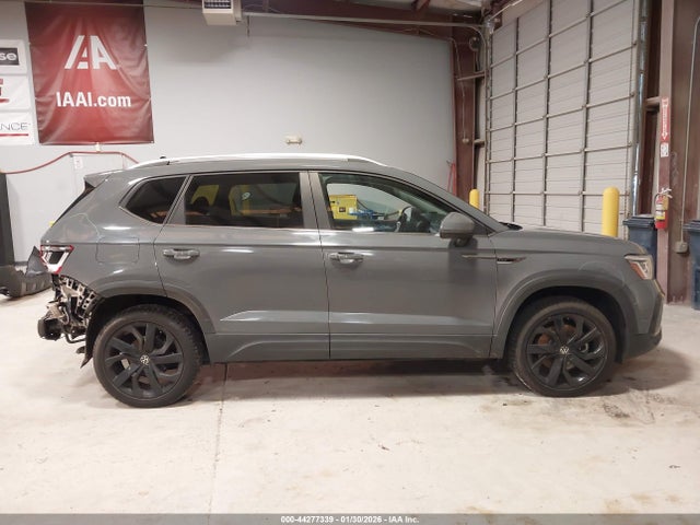 3VV1X7B21NM009187 Volkswagen Taos 1.5t Sel