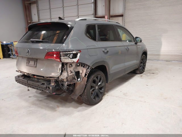 3VV1X7B21NM009187 Volkswagen Taos 1.5t Sel