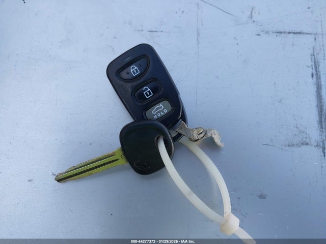 5NPD84LF0JH303074 Hyundai ELANTRA SEL