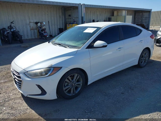 5NPD84LF0JH303074 Hyundai ELANTRA SEL