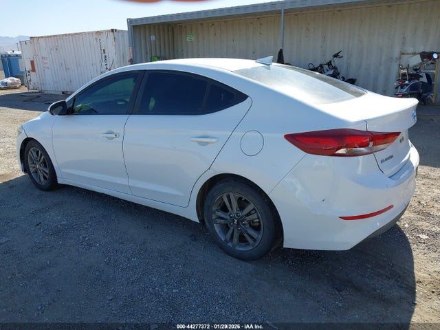 5NPD84LF0JH303074 Hyundai ELANTRA SEL