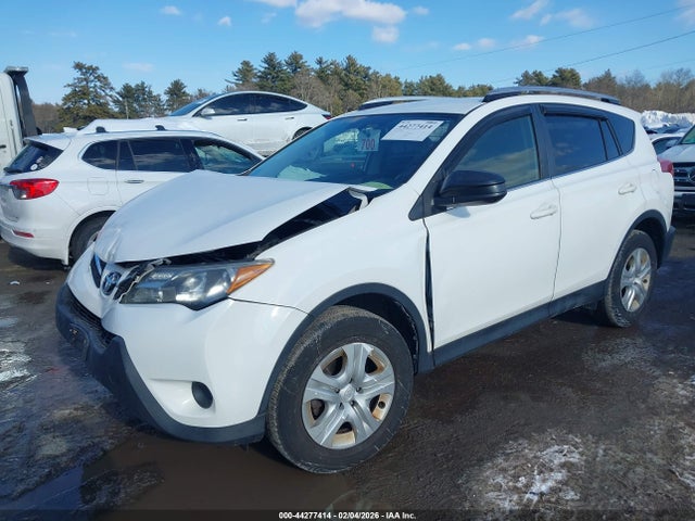 Toyota RAV4 LE 2015 JTMBFREV2FD149768 Image 2