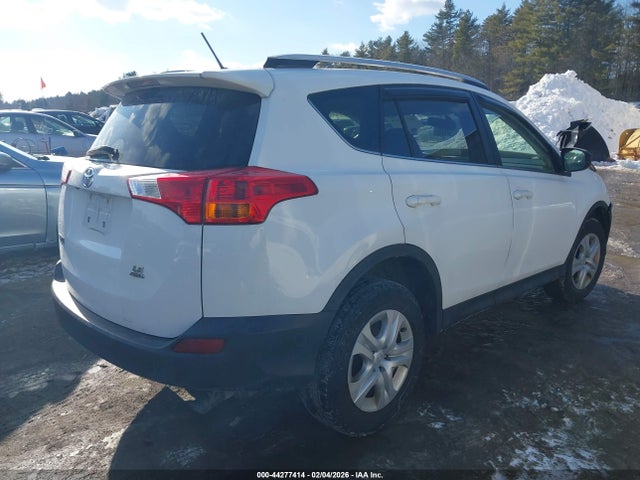 Toyota RAV4 LE 2015 JTMBFREV2FD149768 Image 4