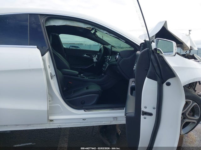2019 MERCEDES-BENZ CLA 250 WDDSJ4EB2KN717504 Photo 4