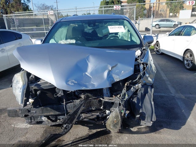 5TDKZ3DC5JS928180 Toyota Sienna Le 8 Passenger