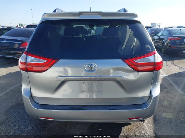 5TDKZ3DC5JS928180 Toyota Sienna Le 8 Passenger