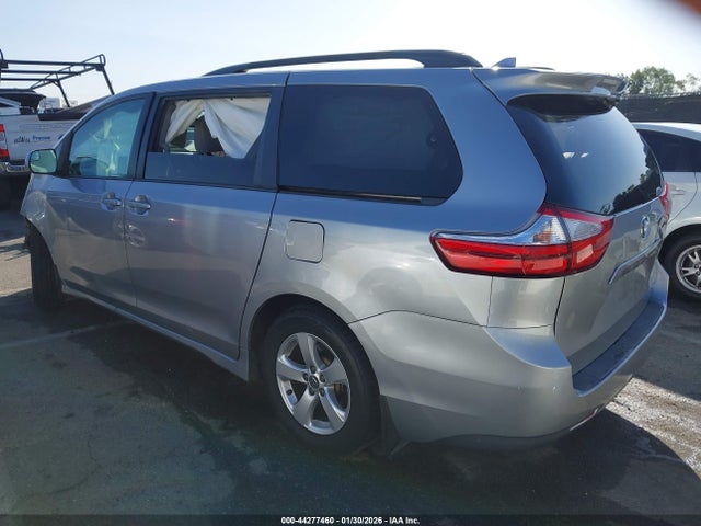 5TDKZ3DC5JS928180 Toyota Sienna Le 8 Passenger