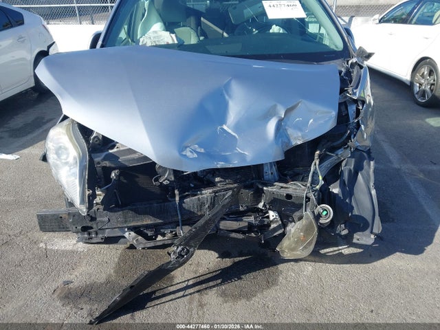 5TDKZ3DC5JS928180 Toyota Sienna Le 8 Passenger