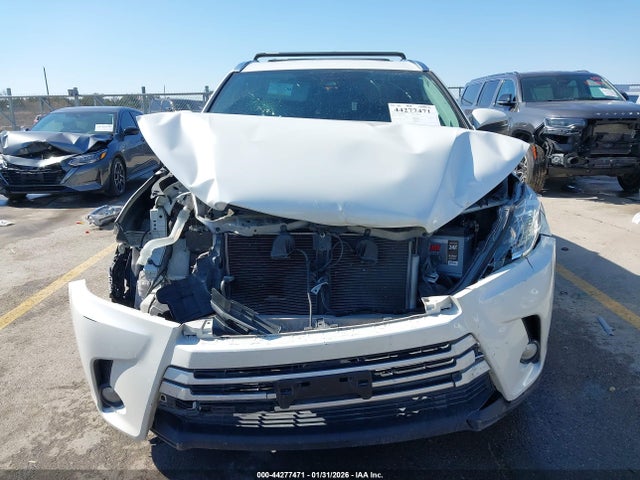 5TDKZRFH2KS572641 Toyota Highlander Xle