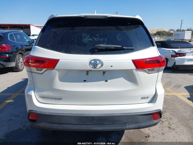 5TDKZRFH2KS572641 Toyota Highlander Xle