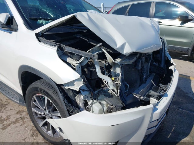 5TDKZRFH2KS572641 Toyota Highlander Xle