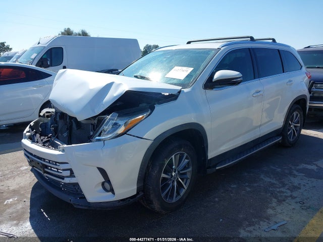 5TDKZRFH2KS572641 Toyota Highlander Xle