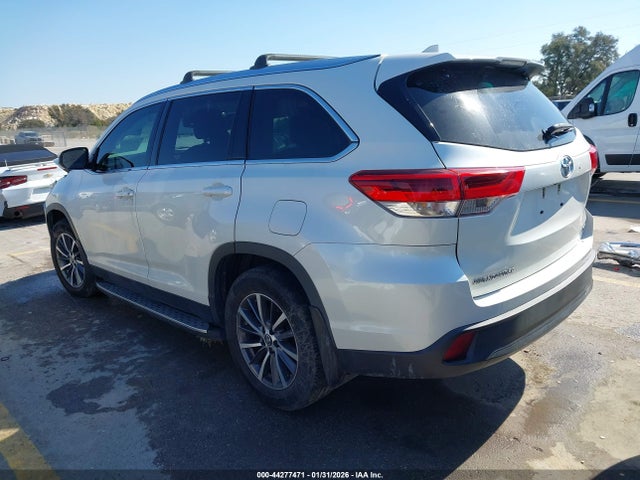 5TDKZRFH2KS572641 Toyota Highlander Xle