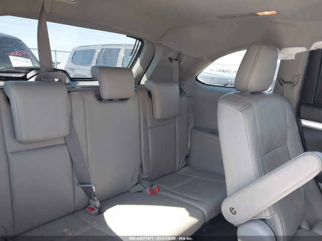 5TDKZRFH2KS572641 Toyota Highlander Xle