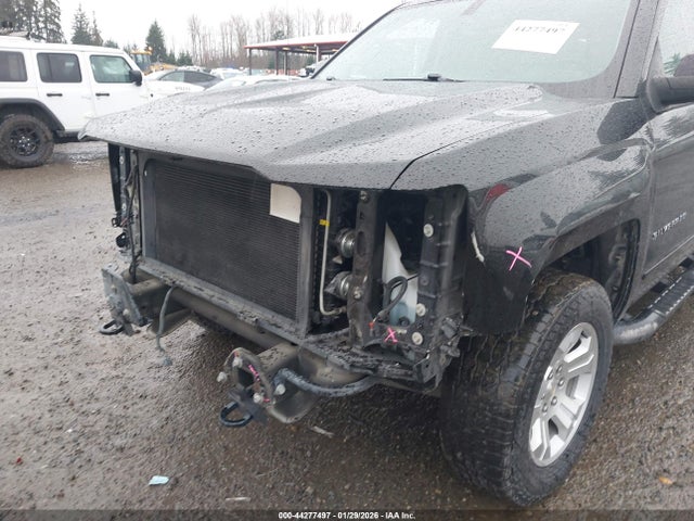 3GCUKREC2JG605881 Chevrolet Silverado 1500 2lt