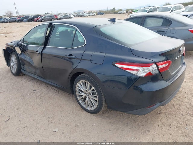 2019 TOYOTA CAMRY 4T1B11HK8KU760850 Photo 2