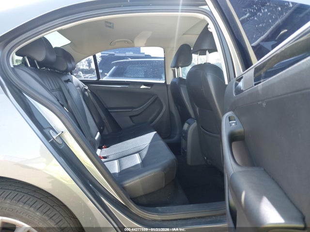 3VWL17AJ1GM336755 Volkswagen Jetta 1.8t Sel