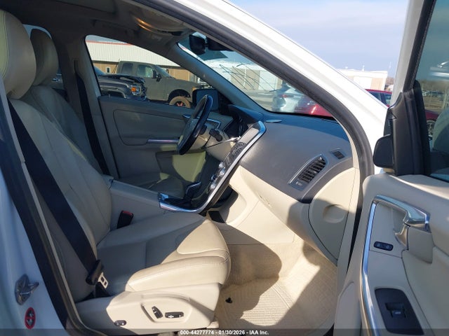 Aukcja sprzedaży 2015 Volvo Xc60 T5 Premier, vin: YV440MDKXF2720873, numer aukcji: 44277774