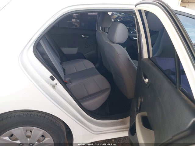 3KPA25AB3JE048399 KIA RIO LX