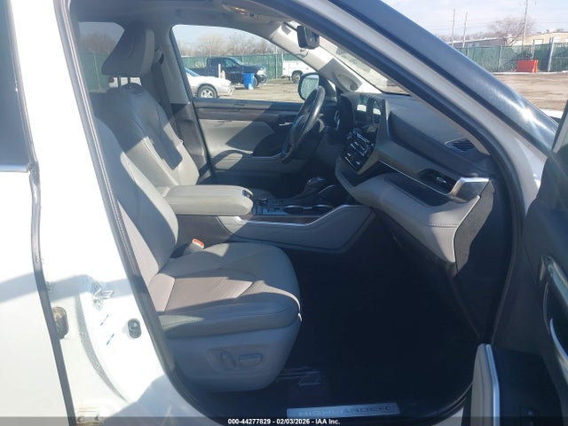 5TDDZRBHXMS524807 Toyota Highlander Limited
