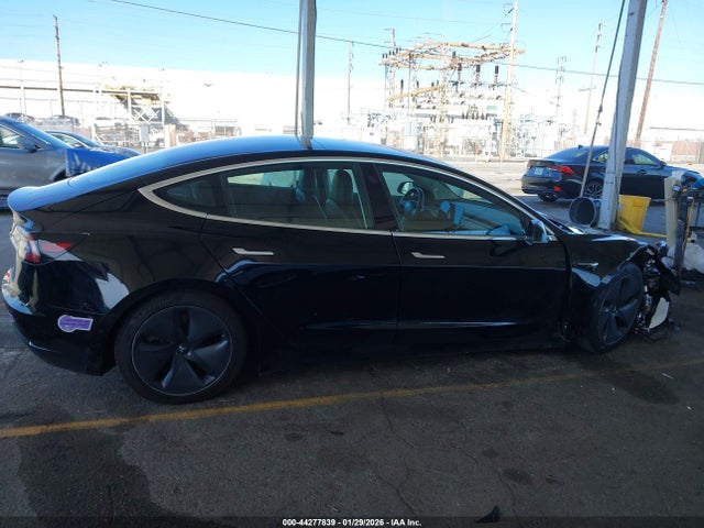 Tesla Model 3 Long Range/mid Range/standard Range/standard Range Plus 2019 5YJ3E1EA5KF326578 Image 13