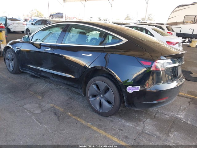 2019 TESLA MODEL 3 5YJ3E1EA5KF326578 Photo 2