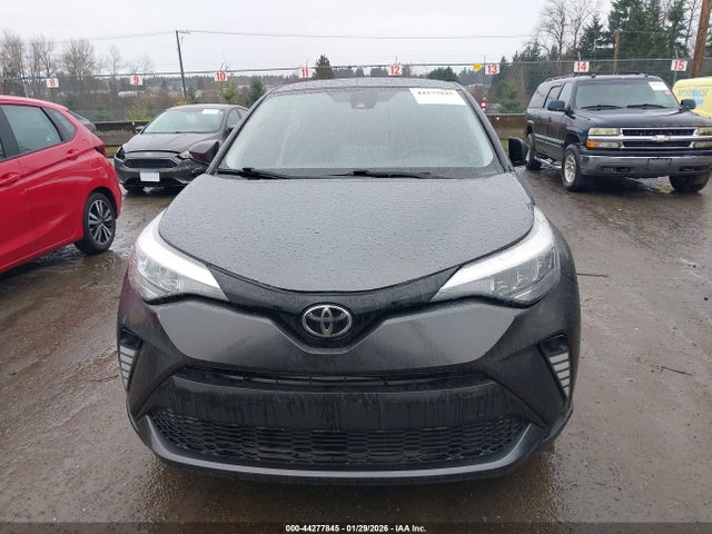 JTNKHMBX5L1082286 Toyota C-HR LE