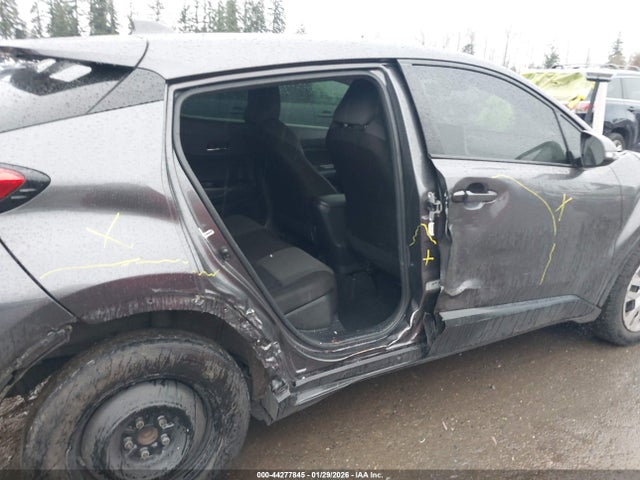 JTNKHMBX5L1082286 Toyota C-HR LE