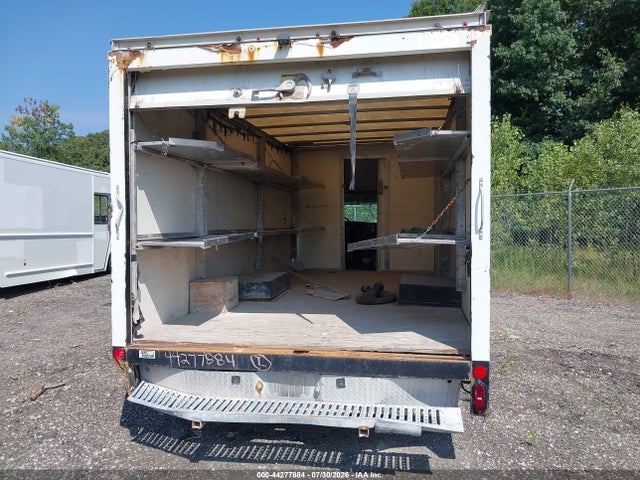 44277884 :رقم المزاد ، 1HA3GTCG9JN007564 vin ، 2018 Chevrolet Express Cutaway Work Van مزاد بيع