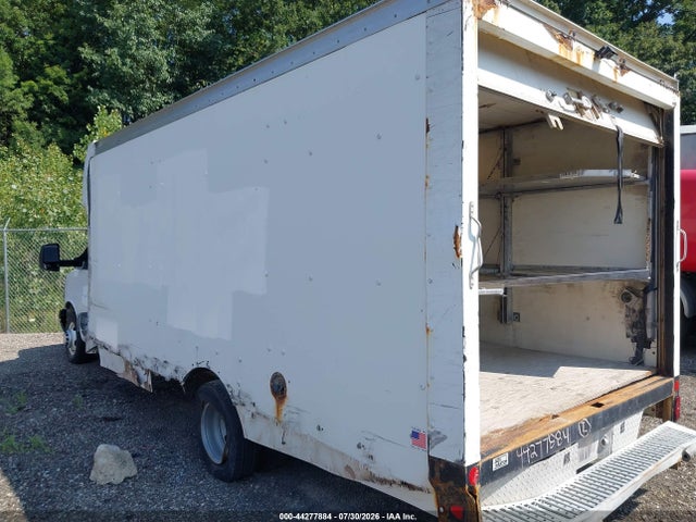 44277884 :رقم المزاد ، 1HA3GTCG9JN007564 vin ، 2018 Chevrolet Express Cutaway Work Van مزاد بيع