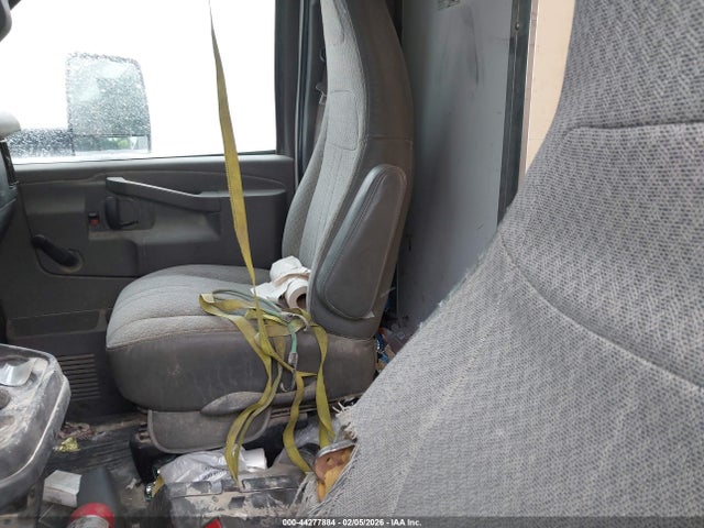 44277884 :رقم المزاد ، 1HA3GTCG9JN007564 vin ، 2018 Chevrolet Express Cutaway Work Van مزاد بيع