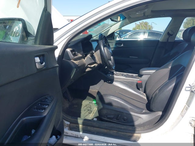 5XXGT4L38KG368270 KIA Optima S