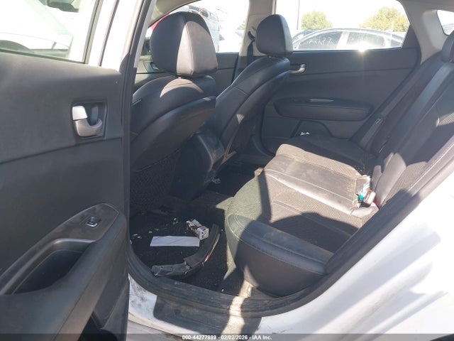 5XXGT4L38KG368270 KIA Optima S