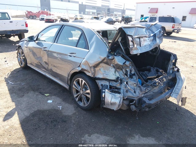 2015 MERCEDES-BENZ E 350 WDDHF5KB0FB129033 Photo 2