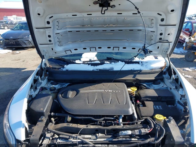44277991 :رقم المزاد ، 1C4PJMCS3EW318361 vin ، 2014 Jeep Cherokee Latitude مزاد بيع