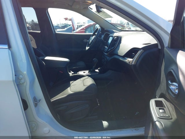 44277991 :رقم المزاد ، 1C4PJMCS3EW318361 vin ، 2014 Jeep Cherokee Latitude مزاد بيع