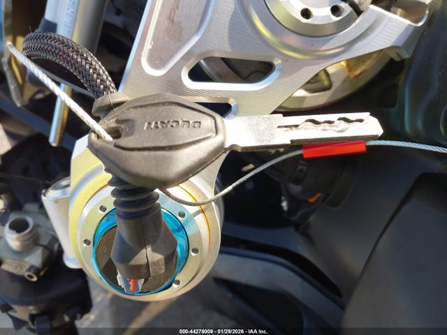 Ducati Panigale V4/v4s/v4s Speciale 2021 ZDMDAGNW2MB001475 Image 11
