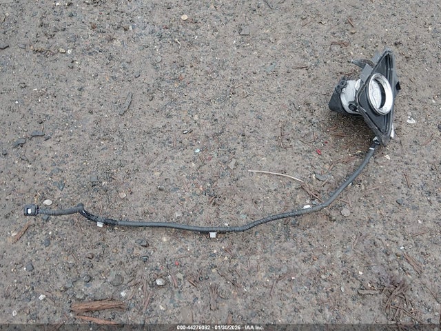 JTMRFREVXJJ724028 Toyota Rav4 Xle