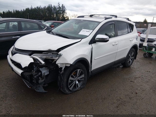 JTMRFREVXJJ724028 Toyota Rav4 Xle