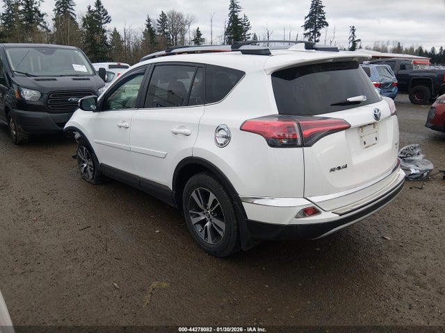 JTMRFREVXJJ724028 Toyota Rav4 Xle