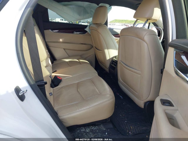 2018 CADILLAC XT5 1GYKNFRS8JZ139544 Photo 7