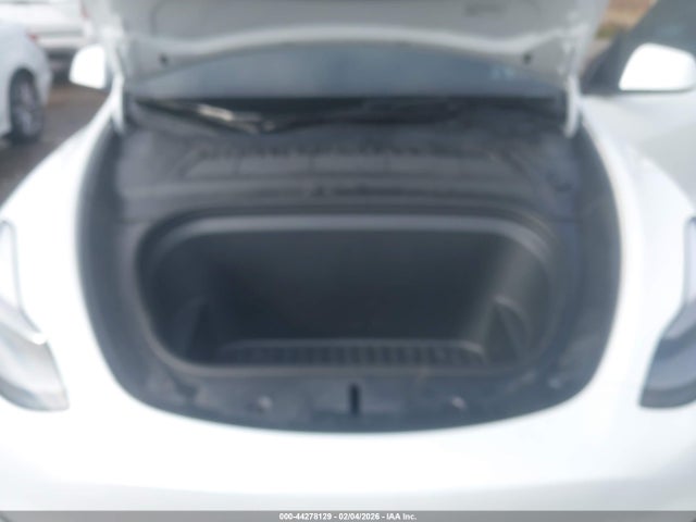 2024 TESLA MODEL Y 7SAYGDED3RF109037 Photo 9