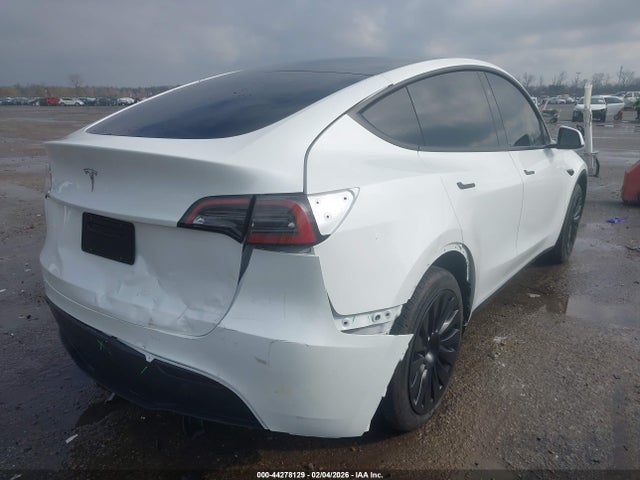 2024 TESLA MODEL Y 7SAYGDED3RF109037 Photo 3